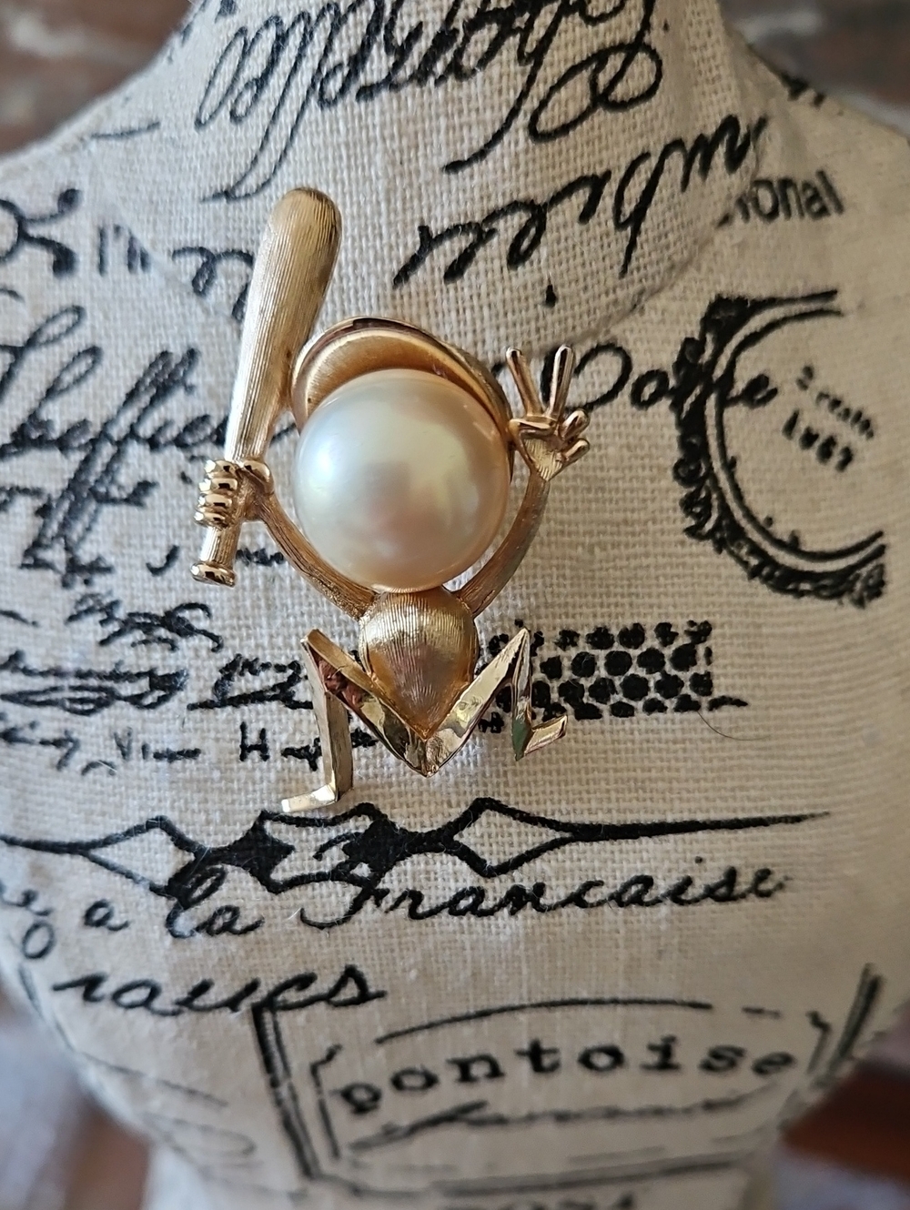 Vintage Majorica Frog Baseball Brooch